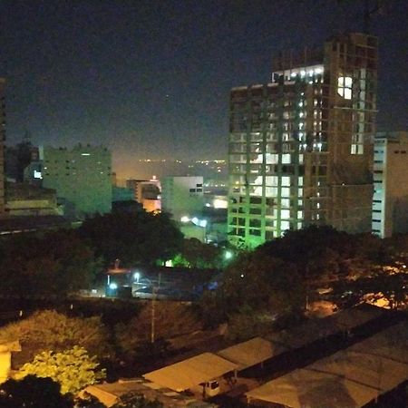 Moderno Y Amplio Apartamento Con Vista Fantastica En Pleno Centro Ciudad del Este Esterno foto